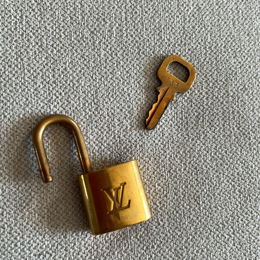 Rare Authentic Lv Lock And Key Angel Number #333 - image 3